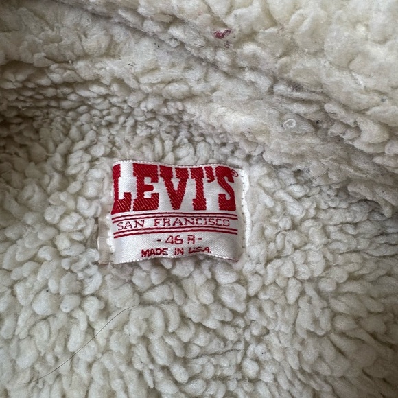 Vintage Levi’s 46R Sherpa-Lined Jean Jacket – Classic & Cozy - Picture 10 of 13
